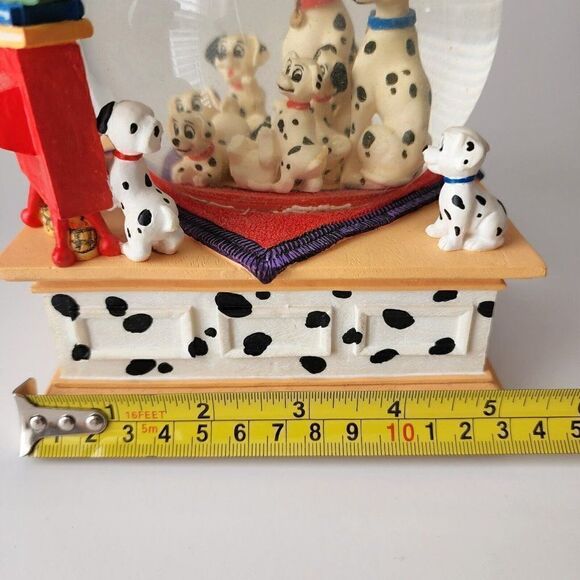 Disney 101 DALMATIANS Musical Snow Globe Cruella De Ville Tune RARE - Picture 4 of 11